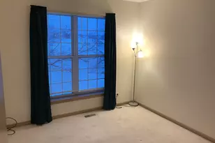 2196 Rossiter Pkwy, Plainfield, IL 60586 - Photo 9