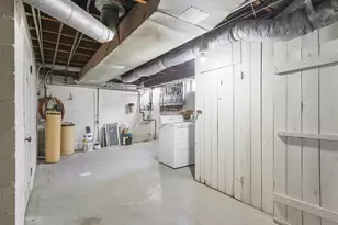 2321 Broadway, Rockford, IL 61104 - Photo 39