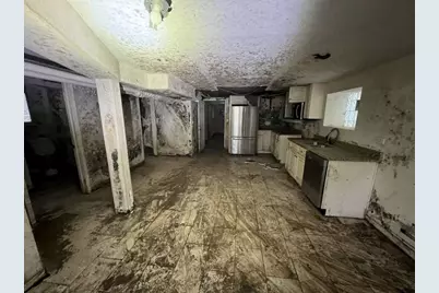 8240 S Clyde Avenue, Chicago, IL 60617 - Photo 37