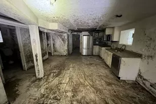 8240 S Clyde Ave, Chicago, IL 60617 - Photo 37