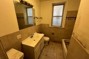 8240 S Clyde Ave, Chicago, IL 60617 - Photo 15