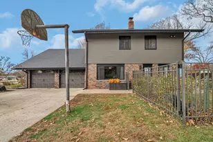 24556 W Lancelot Ln, Shorewood, IL 60404 - Photo 3