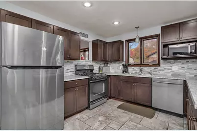 24556 W Lancelot Lane, Shorewood, IL 60404 - Photo 7