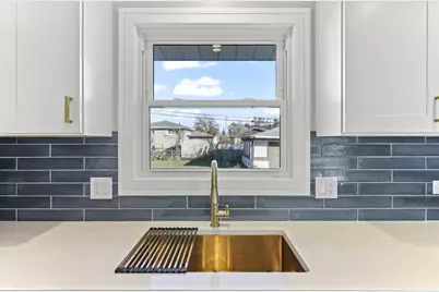 8409 Newland Avenue, Burbank, IL 60459 - Photo 11