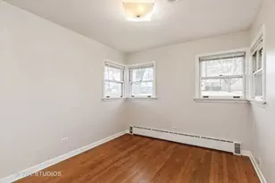 942 Raleigh Rd, Mundelein, IL 60060 - Photo 9