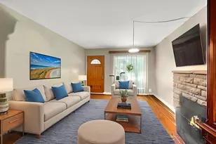 719 N President St, Wheaton, IL 60187 - Photo 3