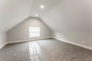 926 W 32nd Pl, Chicago, IL 60608 - Photo 13