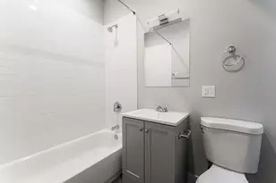 926 W 32nd Pl, Chicago, IL 60608 - Photo 7