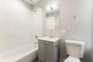 926 W 32nd Pl, Chicago, IL 60608 - Photo 9