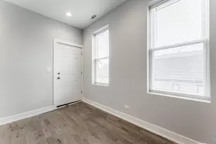 926 W 32nd Pl, Chicago, IL 60608 - Photo 5