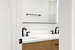 703 N Gibbons Ave, Arlington Heights, IL 60004 - Photo 7