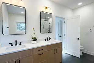 703 N Gibbons Ave, Arlington Heights, IL 60004 - Photo 13