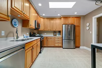 153 E Laurel Avenue #305, Lake Forest, IL 60045 - Photo 11