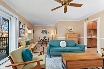 153 E Laurel Avenue #305, Lake Forest, IL 60045 - Photo 5