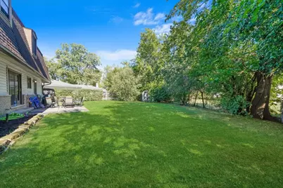 245 Tanglewood Court, Elk Grove Village, IL 60007 - Photo 13