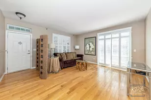 1022 Neudearborn Ln, Naperville, IL 60563 - Photo 3