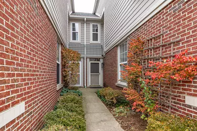 431 Pine Lake Circle, Vernon Hills, IL 60061 - Photo 3