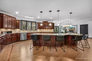 3041 Majestic Oaks Ln, Saint Charles, IL 60174 - Photo 5