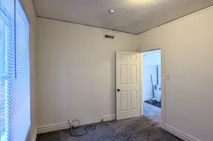 825 W Jefferson St, Joliet, IL 60435 - Photo 5