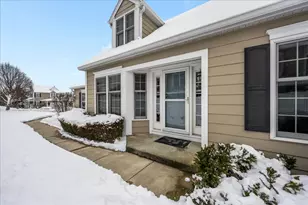 231 Sedgewick Cir, Saint Charles, IL 60174 - Photo 1