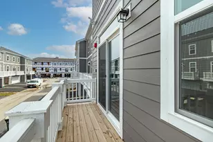 2111 Yellowstone Blvd, Mundelein, IL 60060 - Photo 23