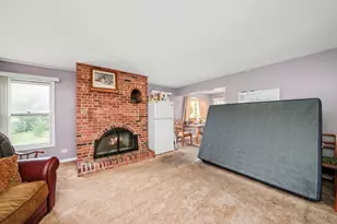 304 Sutherland Ln, Bloomingdale, IL 60108 - Photo 5