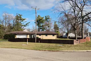 9225 N 2nd St, Machesney Park, IL 61115 - Photo 3