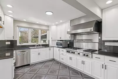 8853 W 97th Place, Palos Hills, IL 60465 - Photo 11