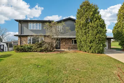 8853 W 97th Place, Palos Hills, IL 60465 - Photo 3