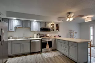 3012 Bluff Ridge Dr, Quincy, IL 62305 - Photo 3