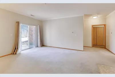 605 Barrington Avenue #140, East Dundee, IL 60118 - Photo 5