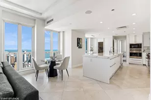 11 E Walton St, Chicago, IL 60611 - Photo 17