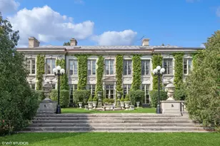 275 Sussex Ln, Lake Forest, IL 60045 - Photo 7