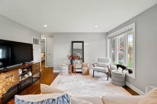 4042 W 89th Pl, Hometown, IL 60456 - Photo 5