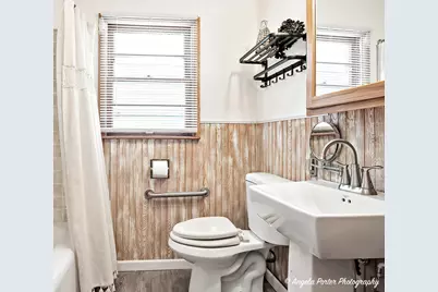 50 E Oak Street, Fox Lake, IL 60020 - Photo 11