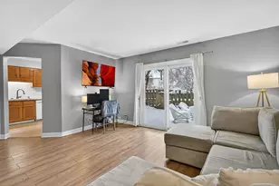 1391 Sherwood Ct, Gurnee, IL 60031 - Photo 7