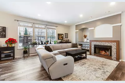 658 N Silver Leaf Lane, Round Lake, IL 60073 - Photo 5