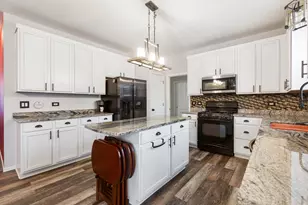 658 N Silver Leaf Ln, Round Lake, IL 60073 - Photo 11