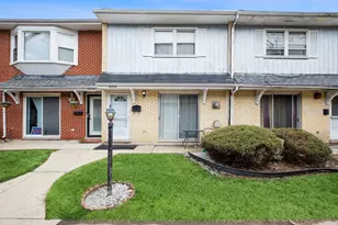 10438 Major Ave, Oak Lawn, IL 60453 - Photo 1