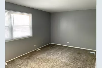 1387 S Glen Circle #B, Aurora, IL 60506 - Photo 9