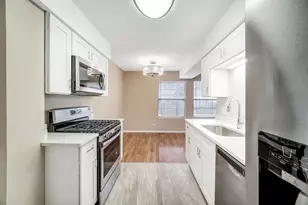 15 Tanwood Ct, Vernon Hills, IL 60061 - Photo 7