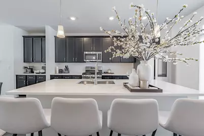 1050 E Oakton Street, Des Plaines, IL 60018 - Photo 7