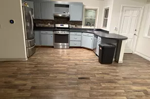 554 Fremont St, Woodstock, IL 60098 - Photo 7