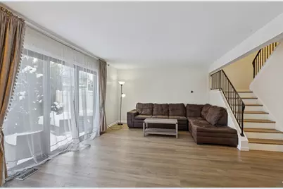 625 Breakers Point, Schaumburg, IL 60194 - Photo 3