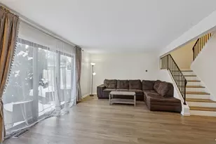 625 Breakers Point, Schaumburg, IL 60194 - Photo 3