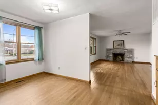 904 W Kirby Ave, Champaign, IL 61821 - Photo 15