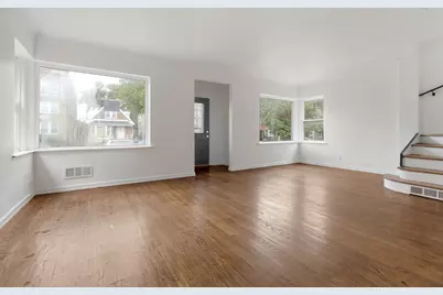 10437 S Eberhart Avenue, Chicago, IL 60628 - Photo 3