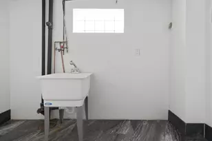 10437 S Eberhart Ave, Chicago, IL 60628 - Photo 23