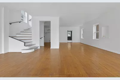 10437 S Eberhart Avenue, Chicago, IL 60628 - Photo 5