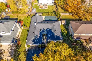 1622 E Greenwood Dr, Mount Prospect, IL 60056 - Photo 33